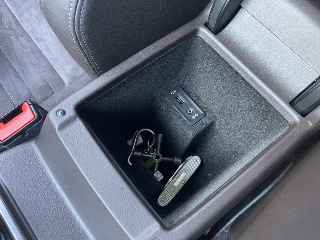 VW Passat (B8) Fahrassistenzkamera und USB Hub mit USB-C